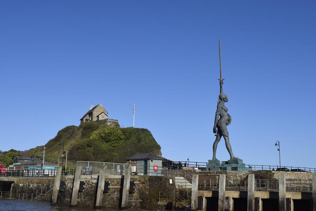 Ocean Backpackers Self-Catering Hostel Ilfracombe Exterior foto