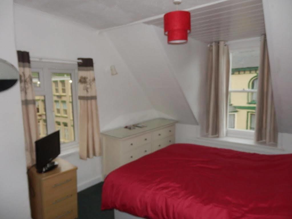 Ocean Backpackers Self-Catering Hostel Ilfracombe Exterior foto