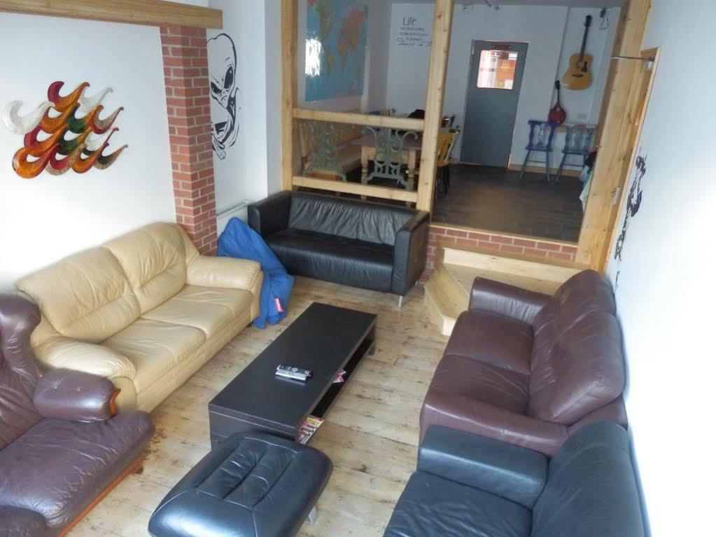 Ocean Backpackers Self-Catering Hostel Ilfracombe Exterior foto